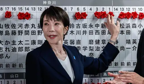 La conservadora Sanae Takaichi durante las elecciones parlamentarias del 8 de febrero. Foto: AFP