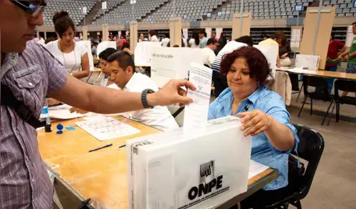 Más de 1,2 millones de peruanos podrán votar fuera del país.