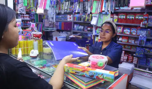 Venta de útiles escolares para el inicio del año escolar 2026.
