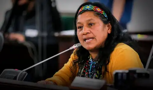 Petro denunció la desaparición de la senadora.