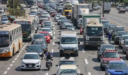 Transporte en Lima. Lima Metropolitana registra el mayor tiempo promedio de transporte del país, con 1,7 horas diarias, cifra que se eleva drásticamente en los distritos periféricos.