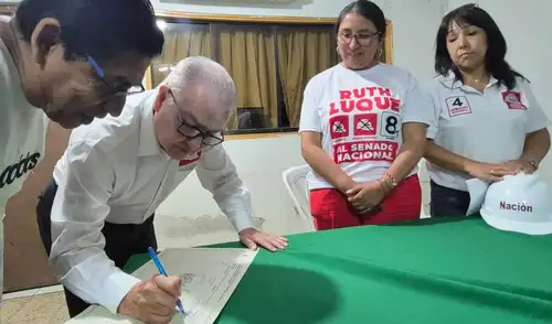 El candidato de Ahora Nación se sumó a la iniciativa que busca declarar inconstitucional el decreto que divide en bloques patrimoniales a Petroperú.