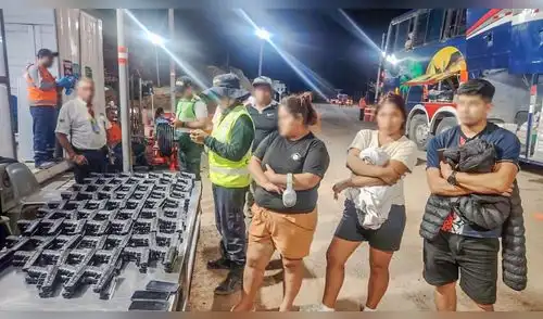 Incautación de réplicas de armas. Foto: Sunat