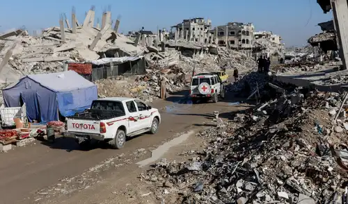 Los ataques de Israel impactaron contra dos refugios gazatíes al norte y sur de la Franja.