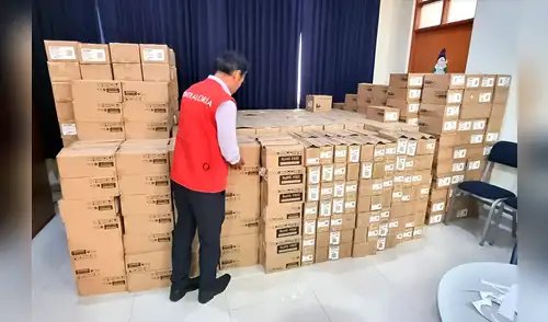 Contraloría alerta retrasos en la entrega de tablets para escolares en Moquegua.