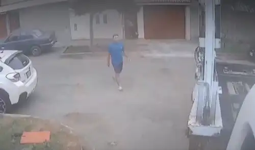 El agresor, Brian León Azuvialde, salió de su vivienda con un cuchillo para evitar que los fiscalizadores se llevaran su vehículo.