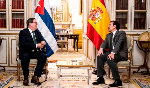 El canciller Bruno Rodríguez hizo una breve escala en Madrid, España, luego de visitar China y Vietnam.