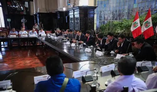 Hoy, viernes 20 de febrero, se concretó la reunión solicitada por Zósimo Cárdenas, gobernador regional de Junín, con el propósito de evaluar el avance en la construcción de la nueva Carretera Central.