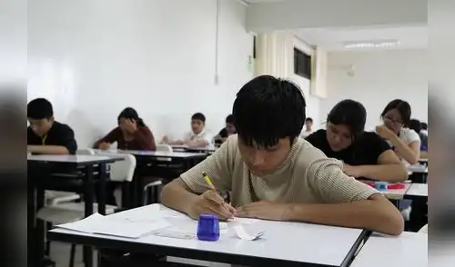 Más de 300 estudiantes buscan ganarse un lugar en la institución que ofrece diversos beneficios.