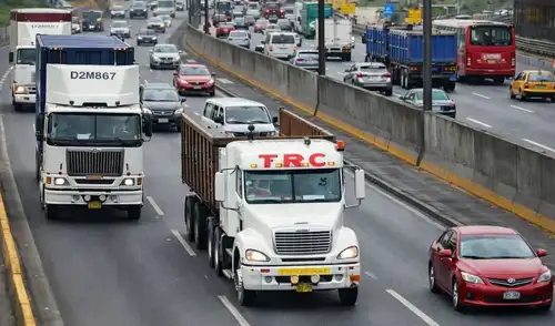 camiones por la Panamericana Sur