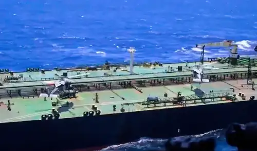 La última ubicación registrada del barco fue el 24 de febrero, frente a las Maldivas, según los datos de MarineTraffic. Foto: Captura Mirror. Fuerzas militares de Estados Unidos capturan petrolero en el Océano Índico tras rastrearlo desde el Caribe