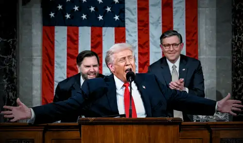 Donald Trump anunció que prohibirá las licencias de conducir a los inmigrantes indocumentados.