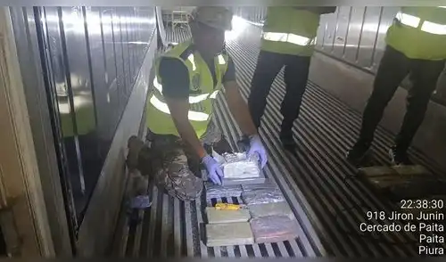 Cocaína hallada en un contenedor, en el puerto de Paita