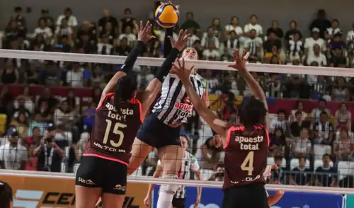 Alianza Lima se enfrenta a la 'U' por la Liga Peruana de Vóley. Foto: Lr/Agencia Andina Alianza Lima se enfrenta a la 'U' por la Liga Peruana de Vóley.