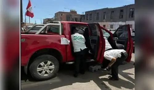 Peritos hallaron manchas de sangre en la camioneta del policía