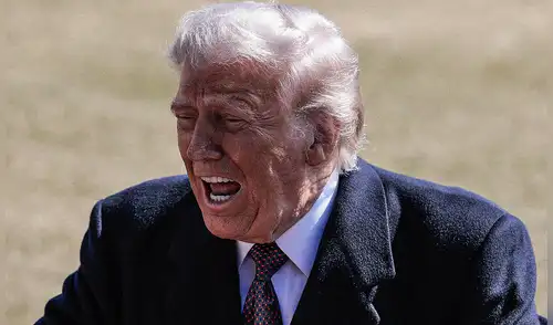 Al interior del Partido Republicano se observa una fractura que gira en torno al liderazgo y la credibilidad del mandatario. Foto: AFP El 43% de estadounidenses encuestados desaprueba los ataques de EE. UU. contra Irán, según Reuters/Ipsos