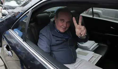 Versión. El candidato López Aliaga sostiene que es falso que manejaba su vehículo en estado de ebriedad. pese a la existencia de un acta policial. Foto: La República Versión. El candidato López Aliaga sostiene que es falso que manejaba su vehículo en estado de ebriedad. pese a la existencia de un acta policial. Foto: La República