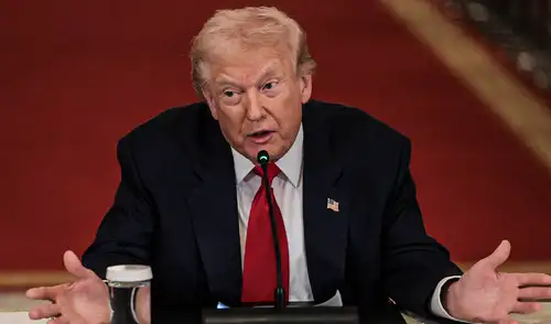 Trump advierte que Irán "recibirá un duro golpe" y que considera su "destrucción total": "Perdedor de Oriente Medio"