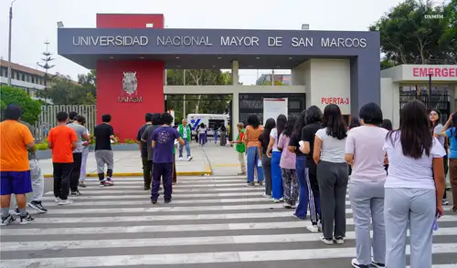 Miles de jóvenes acudieron a rendir el examen de admisión UNMSM 2026-II