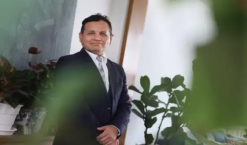 César Ipenza en su casa de San Isidro