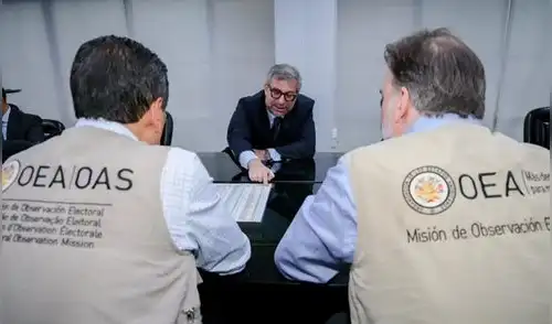 Misión de observadores de la OEA se reunieron con el jefe de la ONPE.