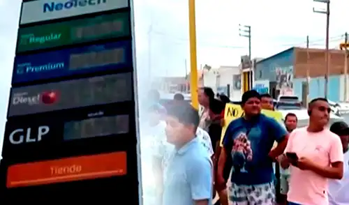 Los manifestantes indicaron que no pueden subir los precios de los pasajes porque los usuarios no pagan la nueva tarifa.