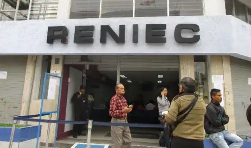 El organismo recomienda realizar el pago correspondiente antes de solicitar el duplicado o la migración al DNI electrónico. Cuatro agencias de Reniec en Lima atenderán hasta las 7:45 p. m. desde el 16 de marzo para reducir colas