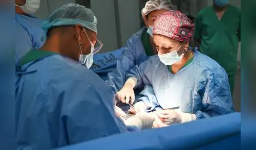 Especialistas del INSN de Breña extirparon con éxito tumor del pequeño Said.