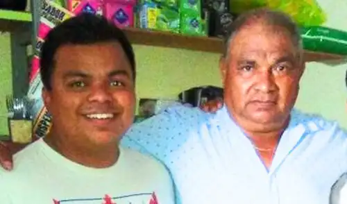 Padre e hijo. David More y su progenitor Santiago More son conocidos como clonadores de placas de ladrones y secuestradores. Foto: FB