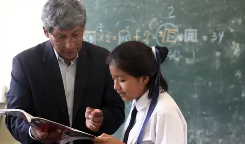 Aprueban aumento de pensión a maestros jubilados y cesantes a S/ 3.500.