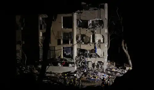 Dimona alberga el principal centro nuclear de Israel, lo que eleva la preocupación por la seguridad de la zona tras este ataque.