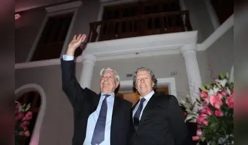 Mario Vargas Llosa y Luis Llosa Urquidi. Foto: Difusión.
