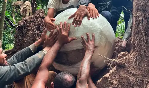 Unas esferas de arcilla fueron usadas como urnas funerarias en la Amazonía brasileña. Foto: Geórgea Holanda