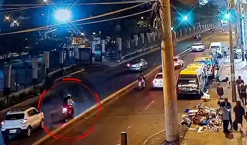 Cinco personas resultaron heridas tras ataque a combis en Cercado de Lima.