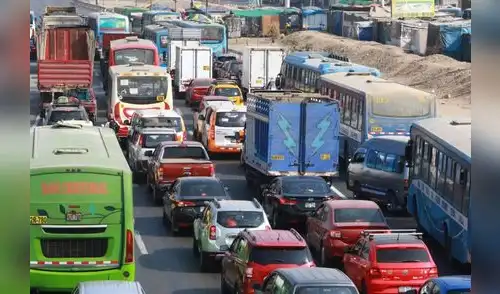 La antigüedad promedio del parque automotor peruano supera los 14 años.