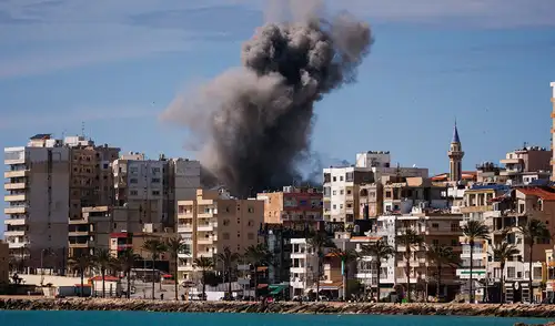 Israel asegura que ocupará el sur del Líbano mientras el país expulsa a embajador iraní y lo declara "persona no grata"