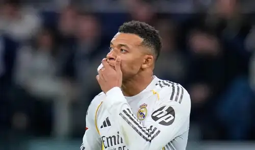 Kylian Mbappé sorprendido por la lesión en el arranque del año