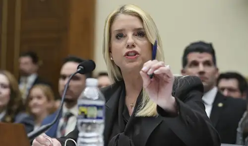 Donald Trump destituye a Pam Bondi como fiscal general en medio de fallos en la investigación del caso Epstein