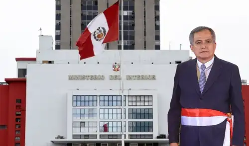 Ministro del Interior, José Zapata, es denunciado por el presunto delito de "aceptación ilegal de cargo".