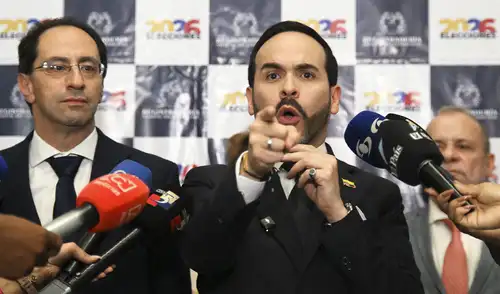 Candidato de la derecha colombiana denuncia a Petro por presuntas interceptaciones ilegales en campaña presidencial