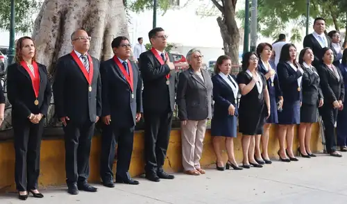 La ceremonia se institucionalizó bajo la gestión de Correa y se realizará el primer lunes de cada mes. Fuente: Difusión.