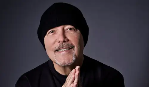 Rubén Blades se despedirá de los escenarios con su 'Fotografías Tour', que incluye una parada en Perú el 20 de agosto en el Arena 1 Park. Foto: difusión. Rubén Blades regresa a Lima con su tour de despedida ‘Fotografías’: fecha, lugar y precios de entradas de su último concierto en Perú