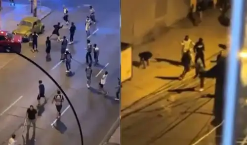 Barristas de Universitario de Deportes y Sporting Cristal protagonizan una violenta batalla en la avenida Venezuela, en Breña, dejando daños significativos a su paso. Barristas de Universitario de Deportes y Sporting Cristal protagonizan una violenta batalla en la avenida Venezuela, en Breña, dejando daños significativos a su paso.