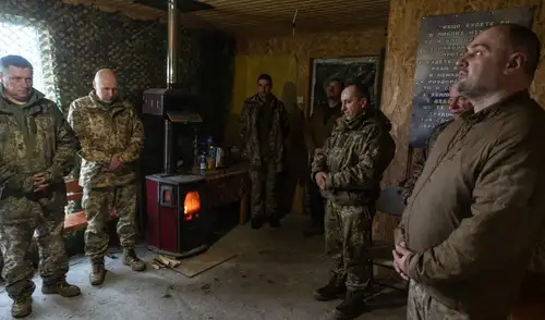 Ucrania y Rusia llevaron a cabo un intercambio de prisioneros, con 175 liberados de cada lado, en un gesto que acompaña la frágil tregua actual.