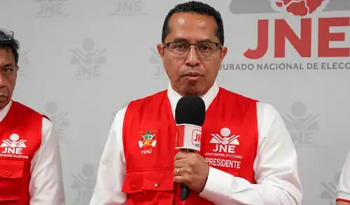 Roberto Burneo adelantó que tomarán acciones por retraso en mesas y locales de votación. Foto: JNE.