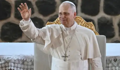 El papa León XIV envía un fuerte mensaje en Bamenda, Camerún, denunciando el uso de la religión con fines de poder