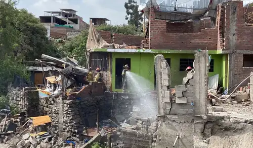 Dos explosiones en Miraflores, Arequipa, el 17 de abril, dejaron cuatro heridos, incluido un menor. Los afectados fueron llevados al Hospital Goyeneche para recibir atención médica.