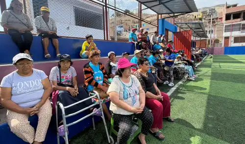 La actividad, liderada por la magistrada Pamela Tello, benefició a alrededor de 120 personas. Fuente: Difusión.