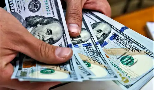 El billete verde abrió este 21 de abril en S/3,4345, según Bloomberg. Foto: La República.