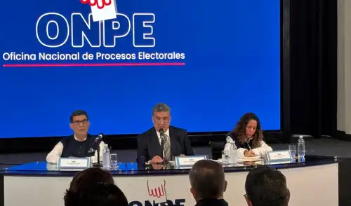 Funcionarios de la ONPE participaron en conferencia de prensa